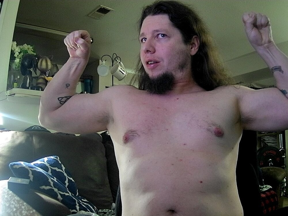 biggerisbetter12 from stripchat