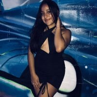 Leeinny79_1's Offline Chat Room