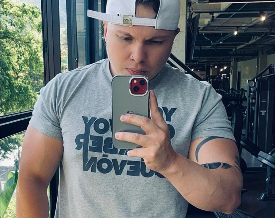 dereck_stonne from stripchat