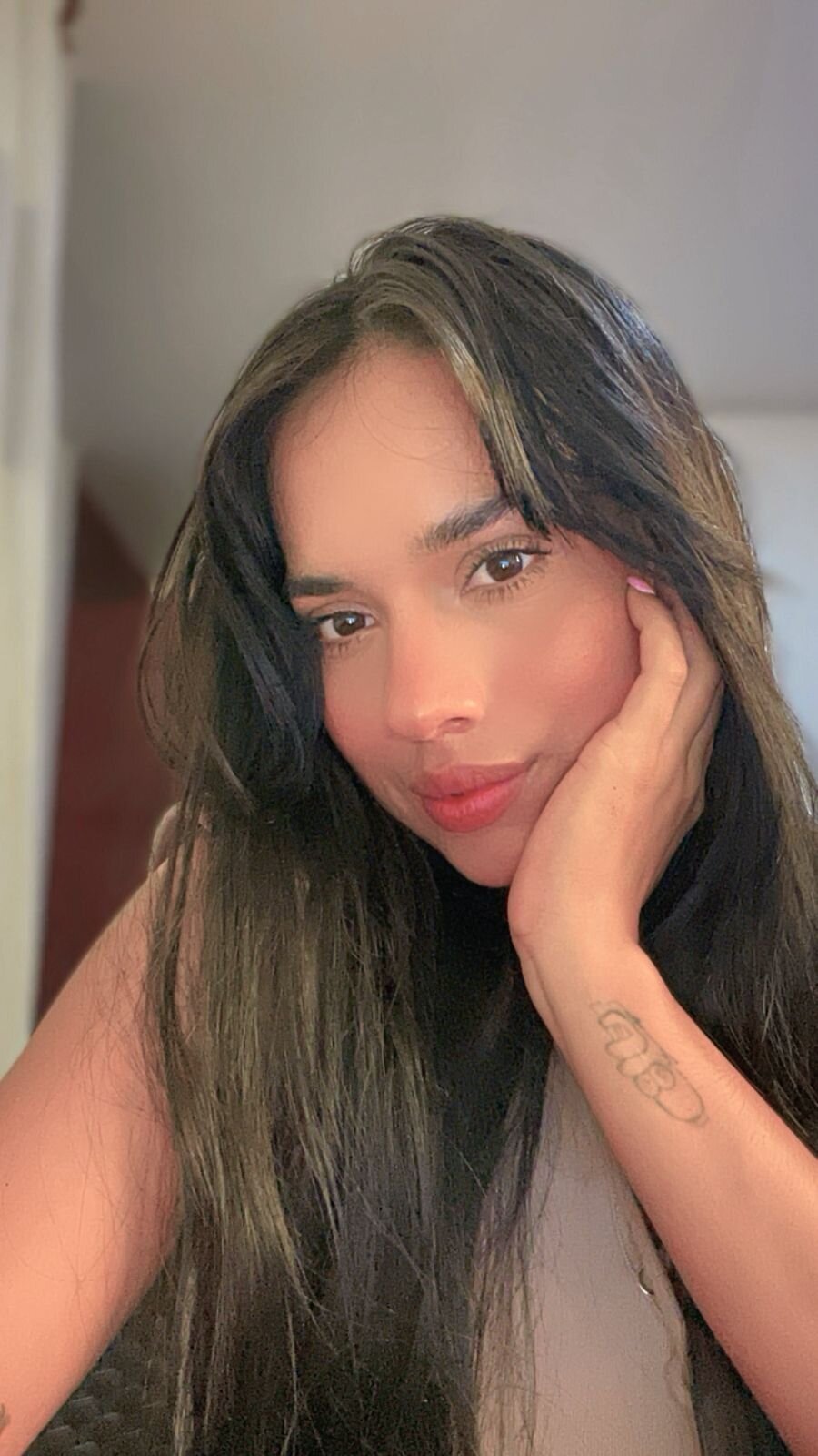 Cloe_glow