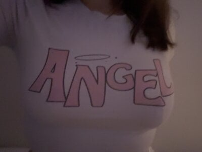 Lotsofloveangelx