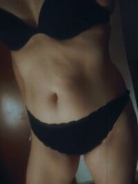 SweetMia36UK's webcam live show