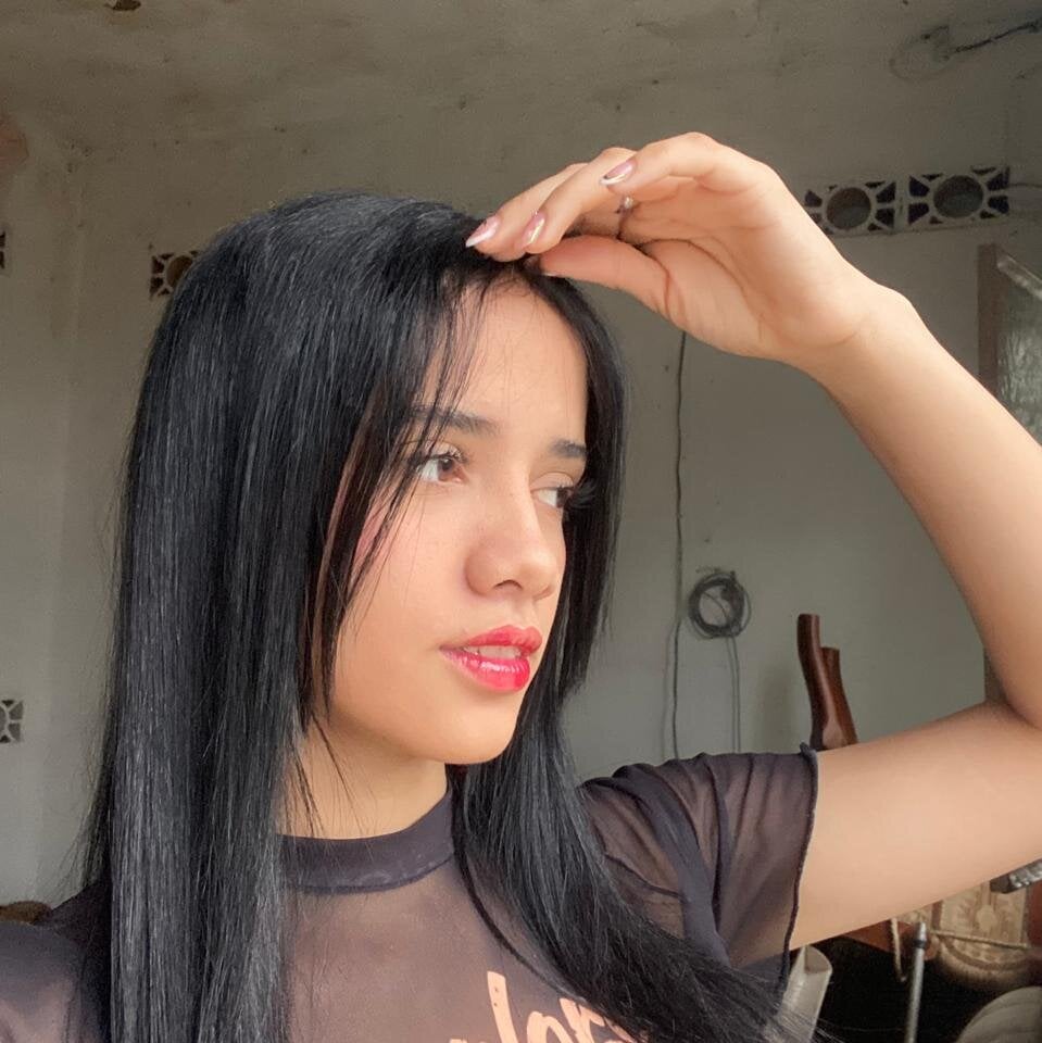 emili_veryhot profile