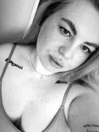 LilyParson offline chatrum