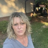 ladylinda2018's Offline Chat Room