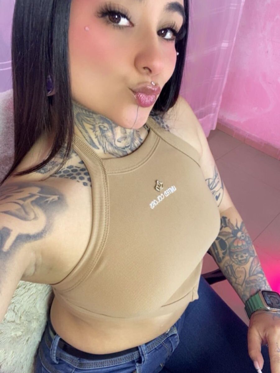 247camsex.com pink_tattoo_b livesex profile in ask-in-pm-or-private cams