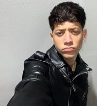 Arian_Cairos' Offline Chat Room