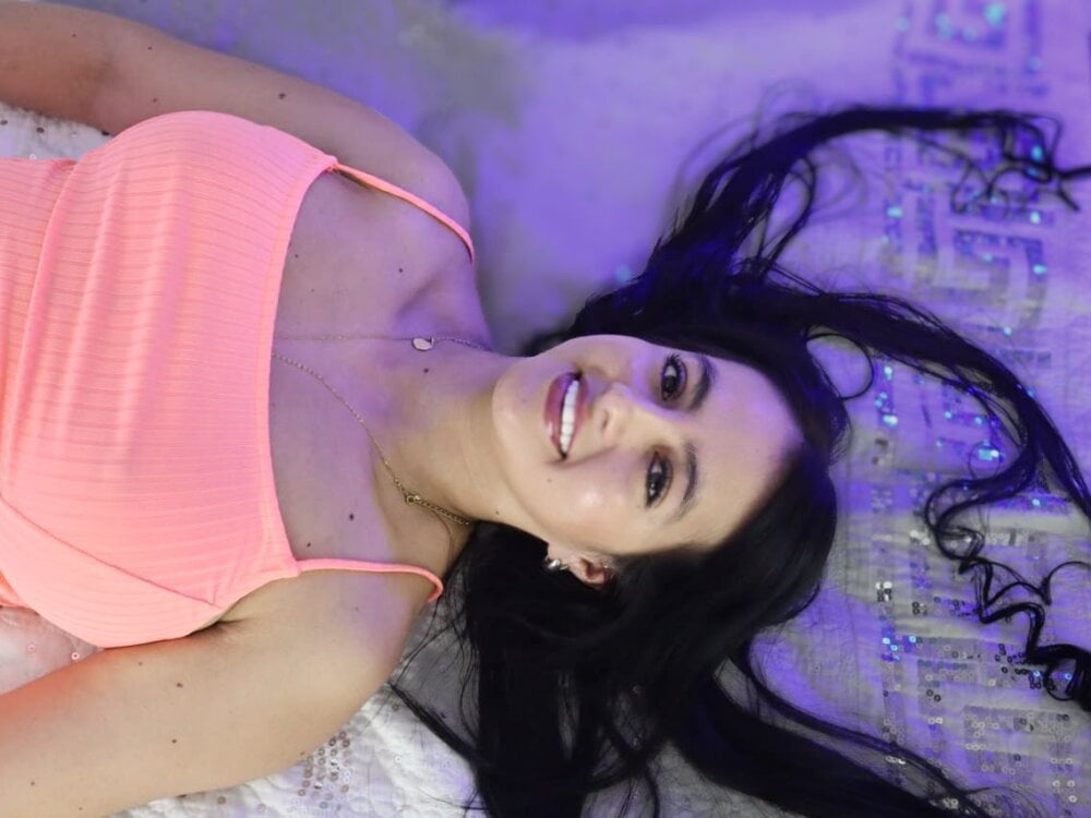 SaloRouse live cam model at StripChat