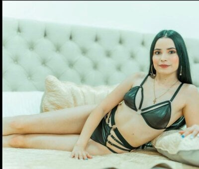 Melanyrouse1