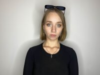AlainaQuinn's Offline Chat Room