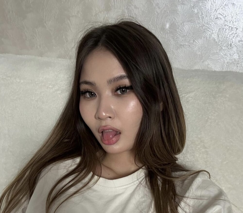 tomi_luvs Chat XXX offline