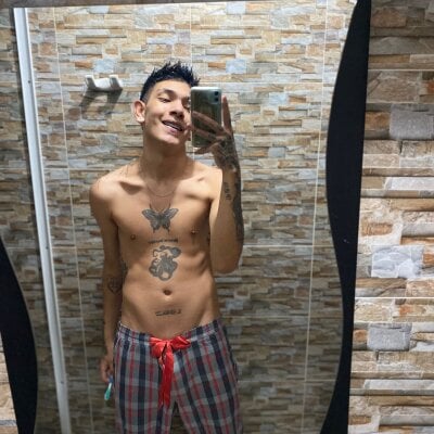 Erick__chabang Male Bigcocks Live Webcam Striptease