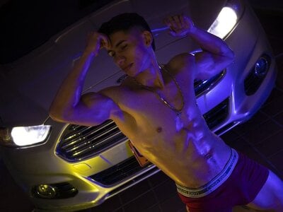 TYLER_BOOM - Stripchat Lovense Cam2cam Eroticdance Boy 