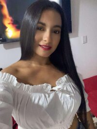 sara_senz_'s Offline XXX Chat