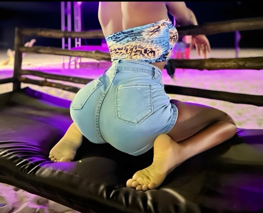 slayra_ from stripchat