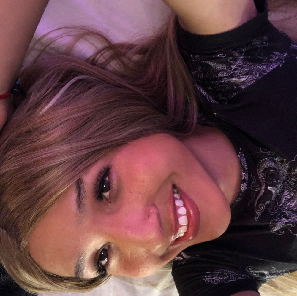 Charlotte_blaree_ profile