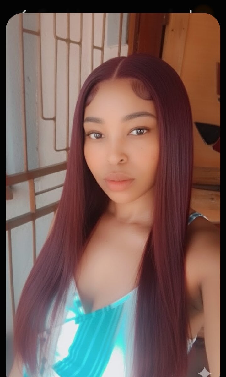 stripchat saucefull2 webcam profile pic via glamcambabes.com