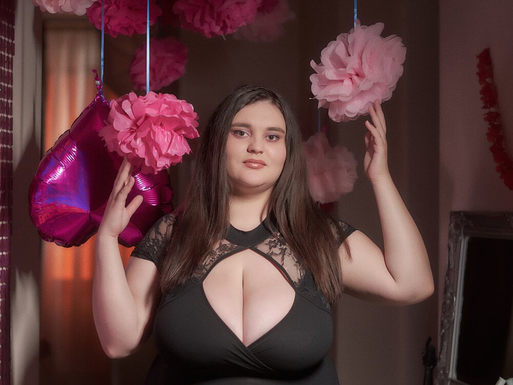 247camsex.com saraelise livesex profile in romania cams