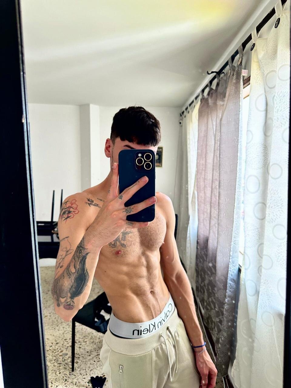 kinky_friends_party