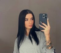 EmikoClos's webcam live show