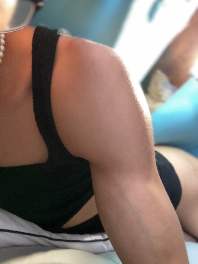 gurlnips Profile Image