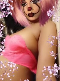 gangstaQueenBlack's Offline Chat Room