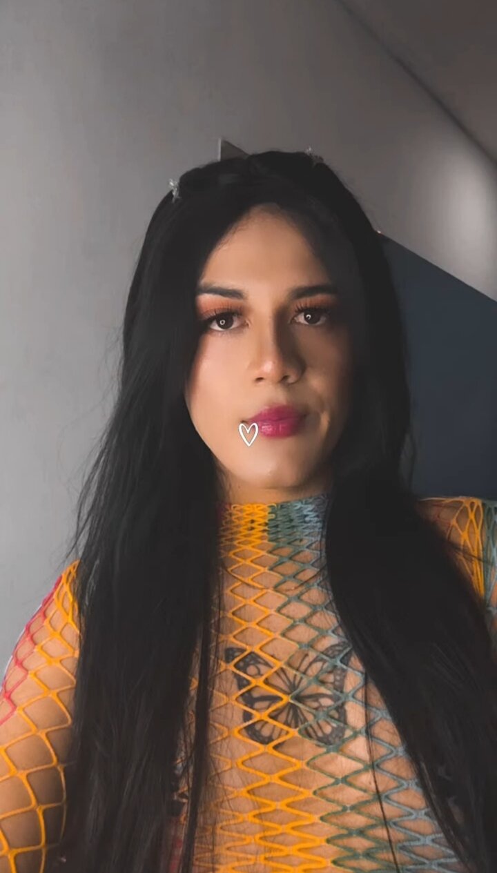 verodivinequeen_