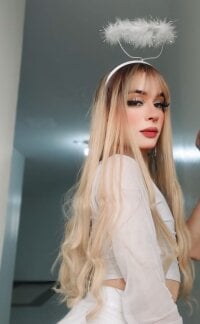 Irina_Lechera__'s webcam live show