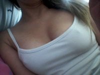 Laureen_sexy's Offline Chat Room