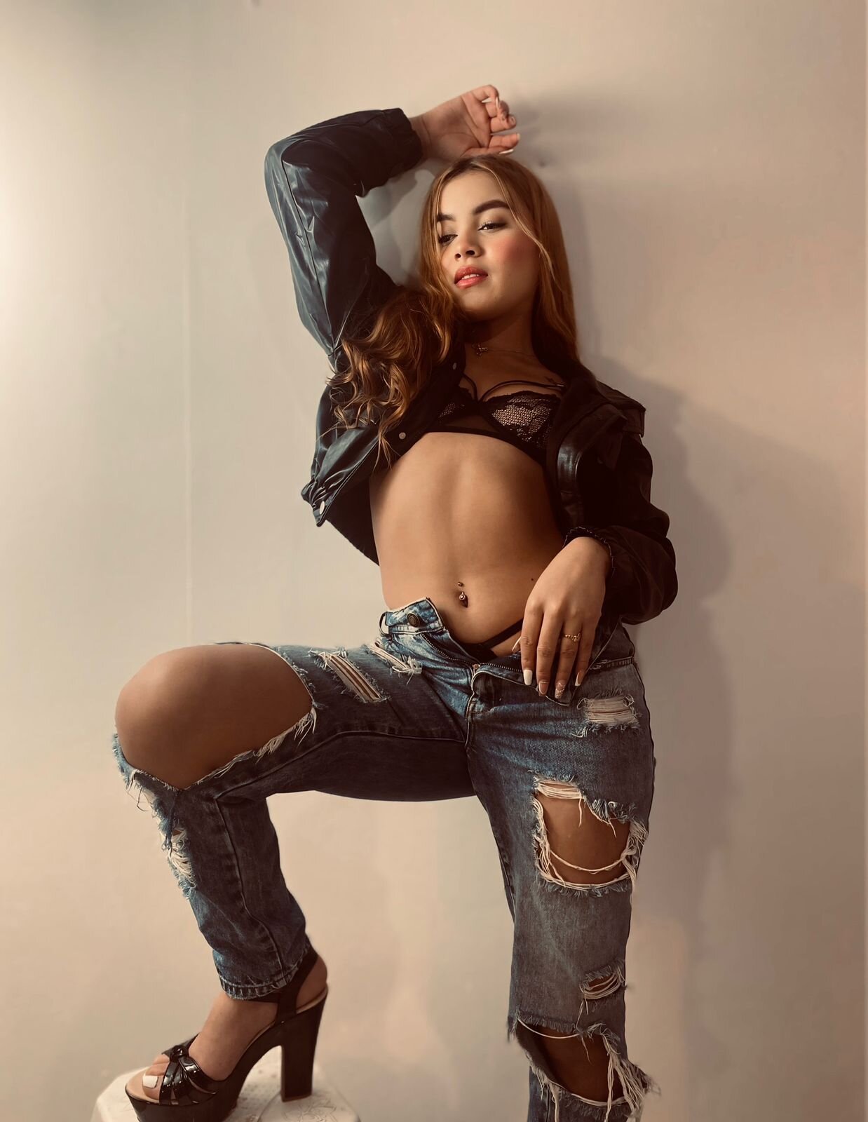 Demi_Leigh1