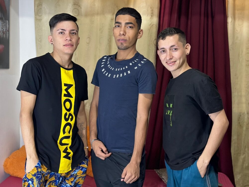 Live sex webcam photo for Leon_hot_X #289888328