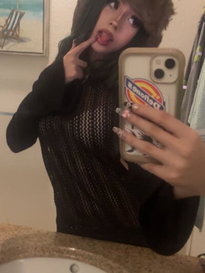 Petiteegirl