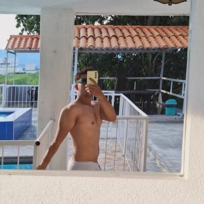 red_dragon18_ from stripchat