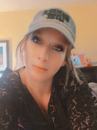 Smashash55@xh's Offline Chat Room