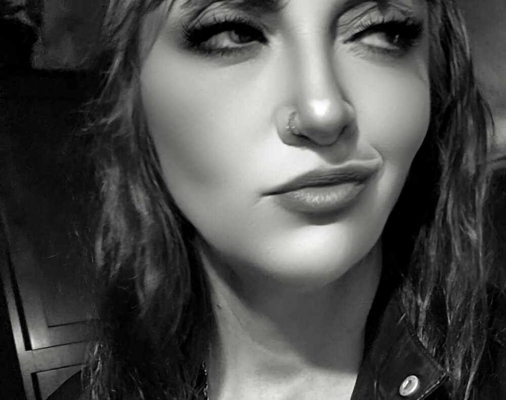 TrulyJaded's most recent online preview