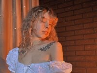 Anabell_Me's Offline Chat Room