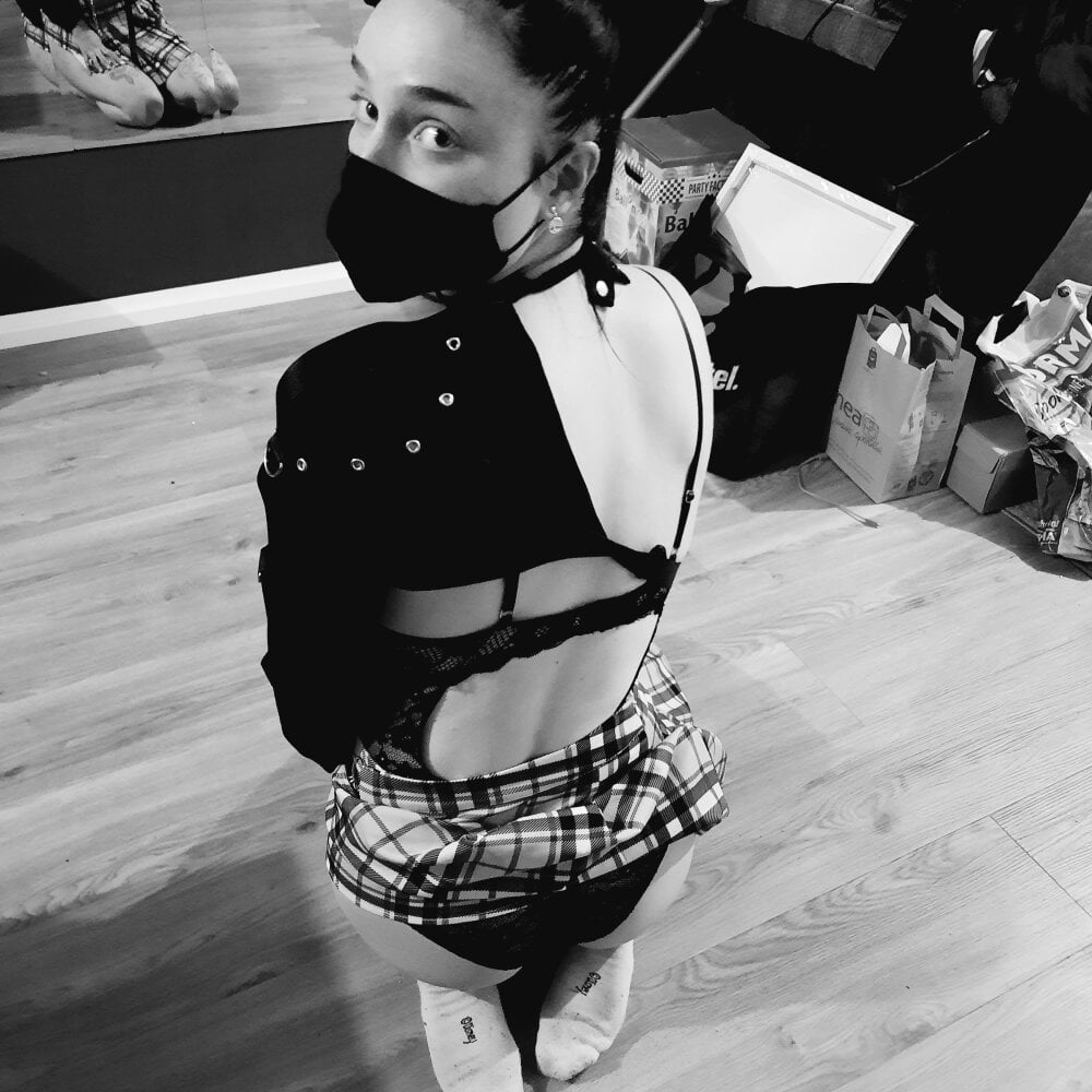 PrinzessinBunny live cam model at StripChat