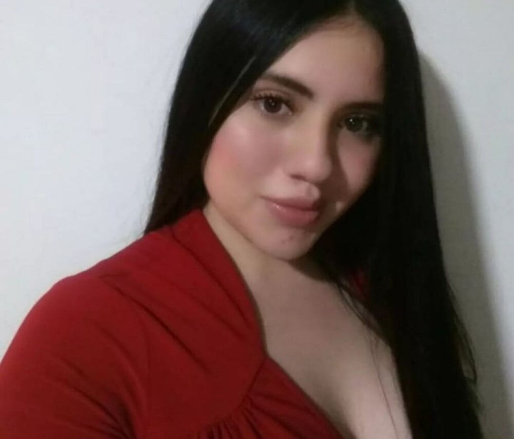 bestlivesexchat.com analiavera livesex profile in latino cams