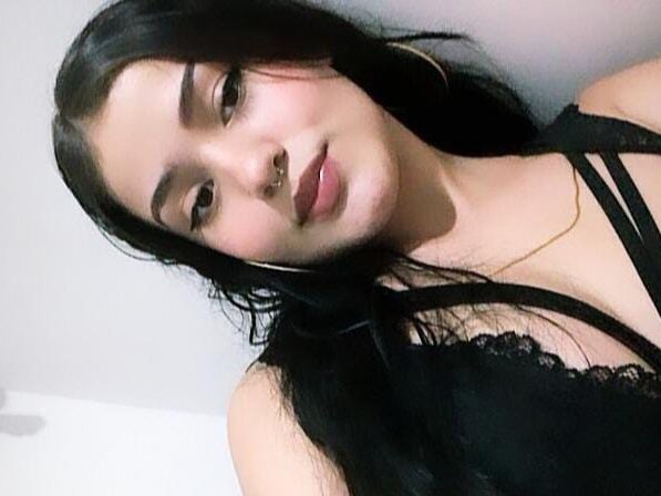 Live sex webcam photo for Hanah_Greey #289073228