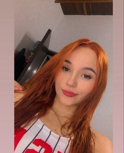 Camila_salvat Female Squirt Strip Webcam