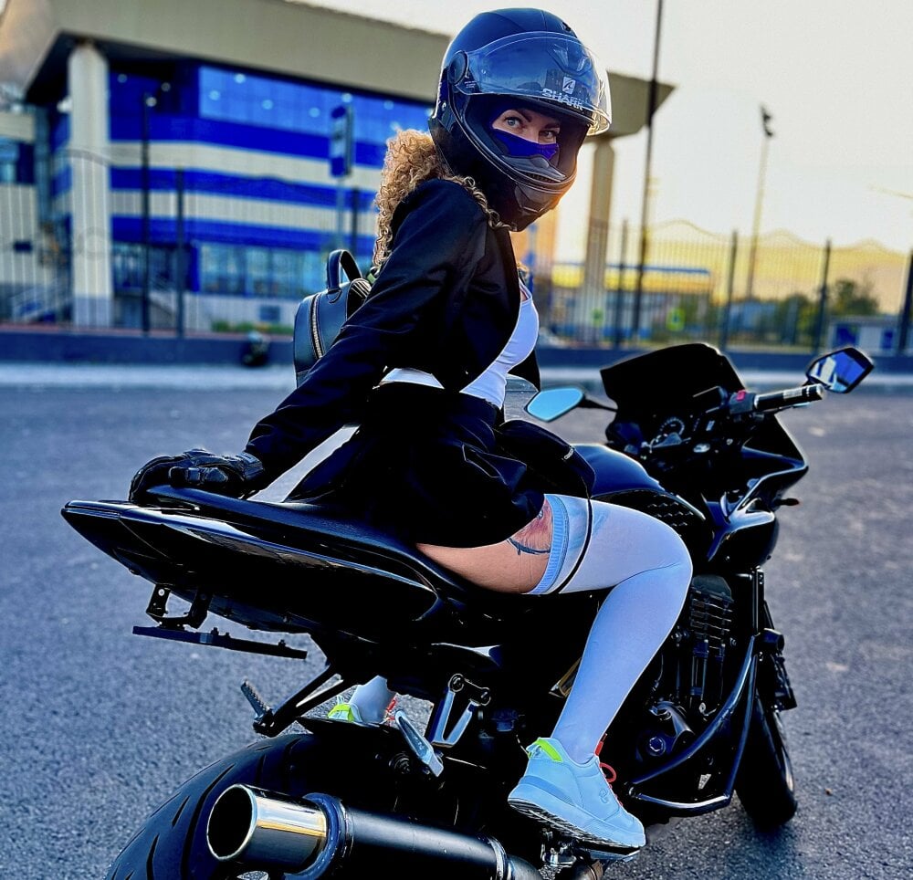 pornos.live anna__herrera livesex profile in white cams