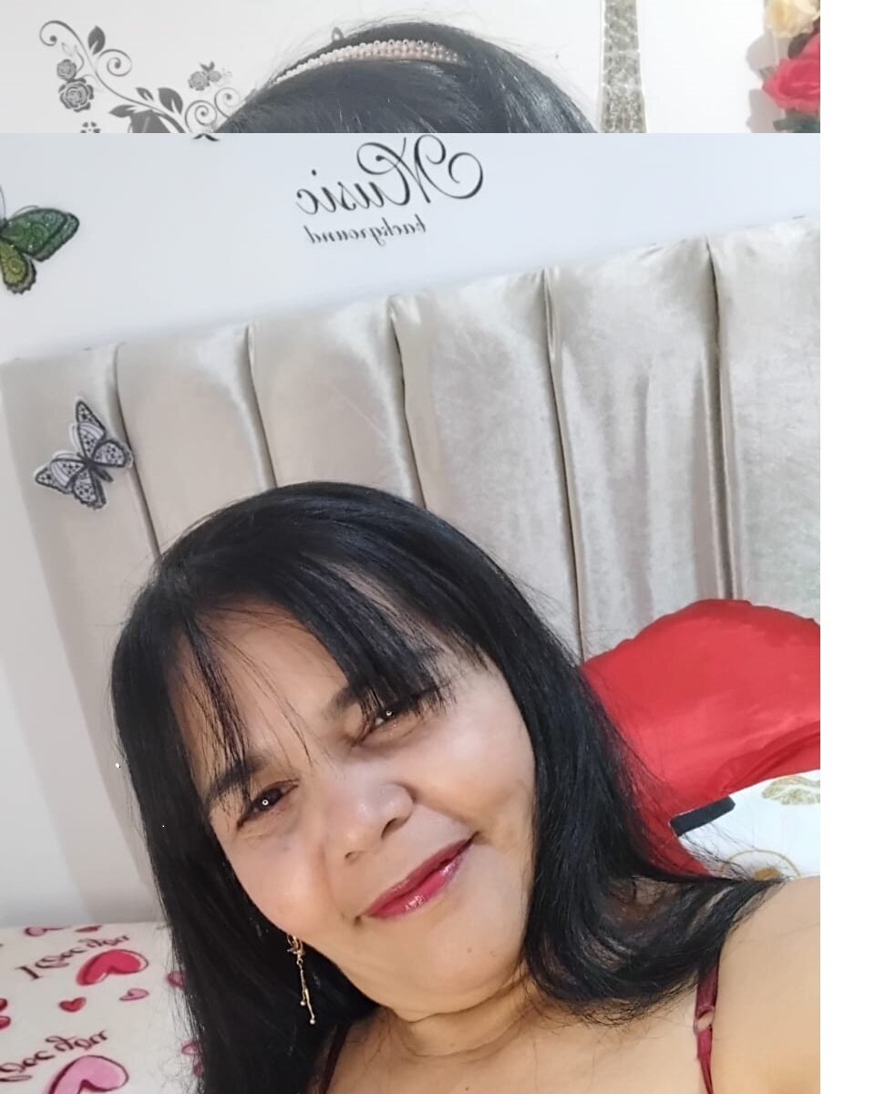 Live sex webcam photo for Sexylove_1977 #290214216