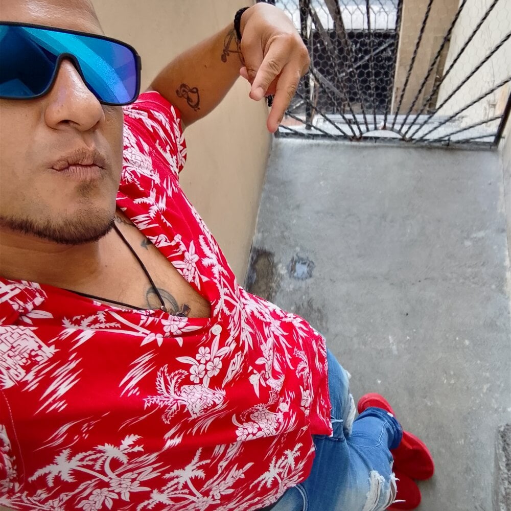 ruloluna from stripchat