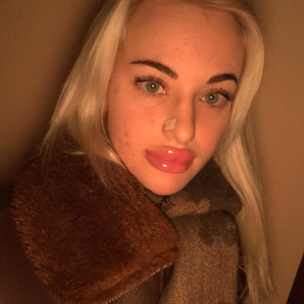 Sabina_Sirop's Offline XXX Chat