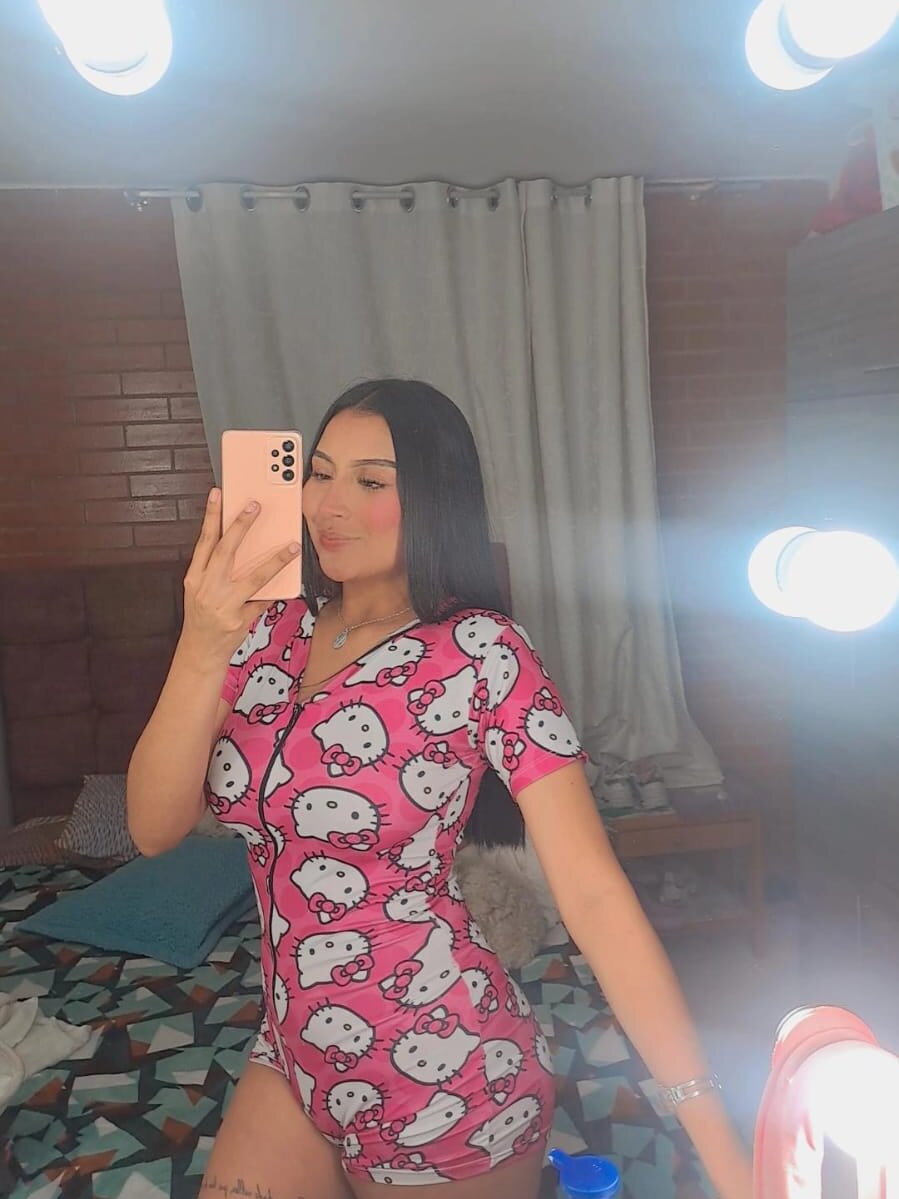 pornos.live mia_prescott_ livesex profile in english cams