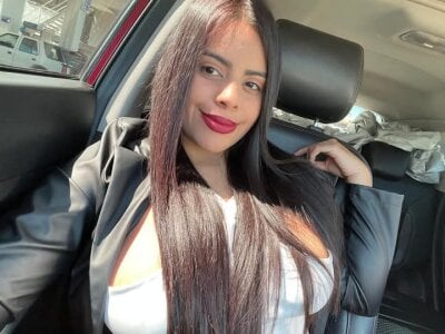 Violeta_37 Female Tittyfuck Live Cam Striptease