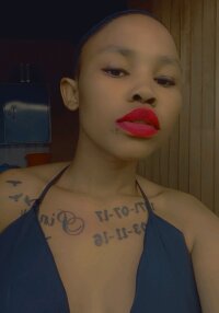 PinkyPearl18's Offline XXX Chat