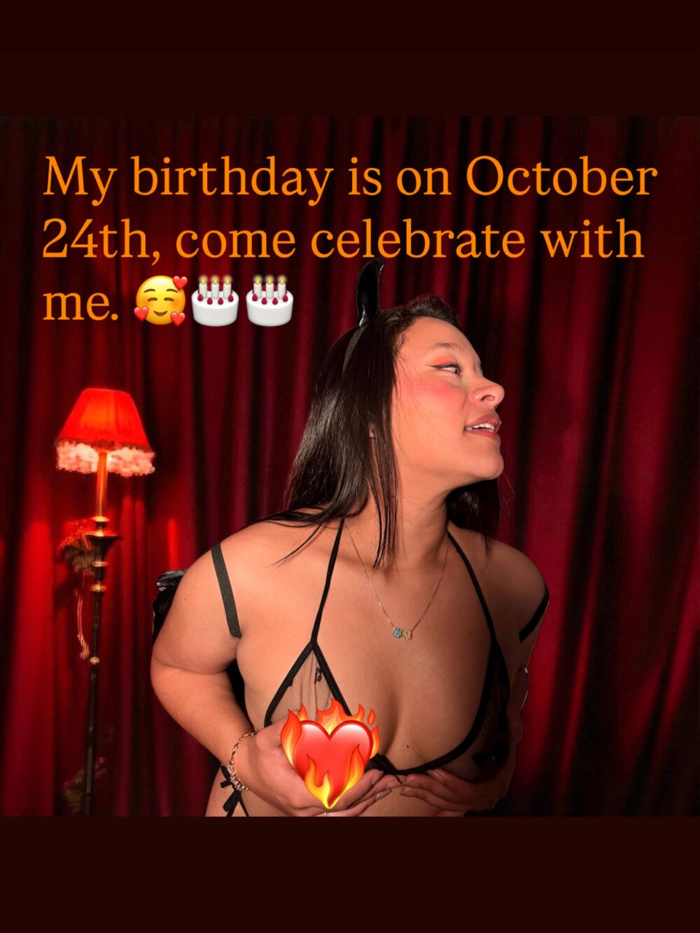 Liulee2 live cam model at StripChat
