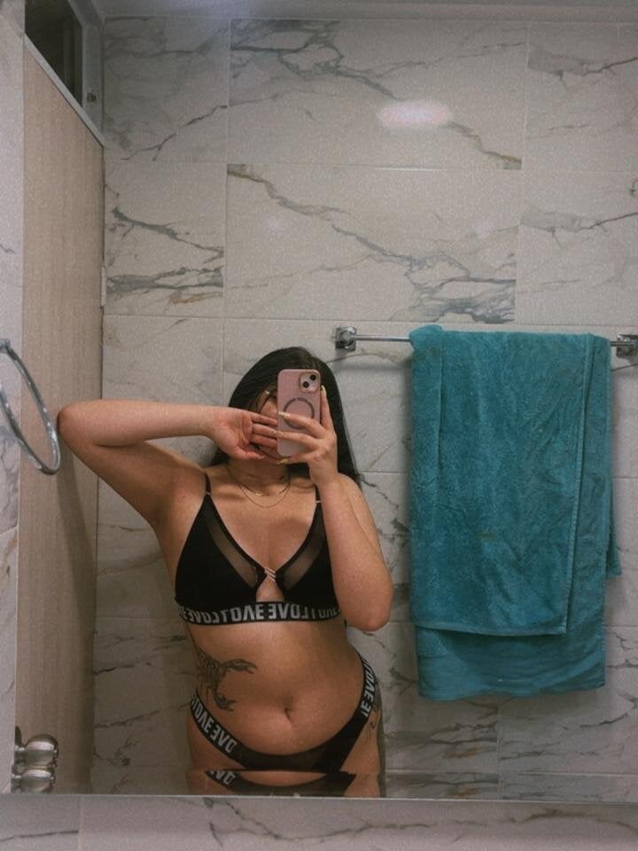 Cami_Dani_16SX profile