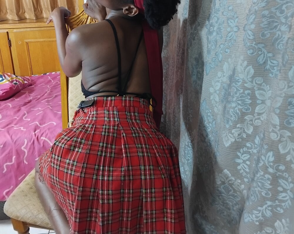 Ebony Slender 8